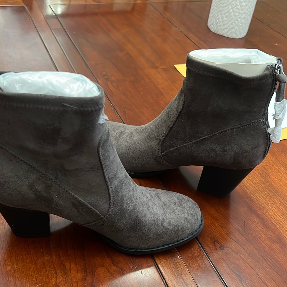 dolce vita zip back booties